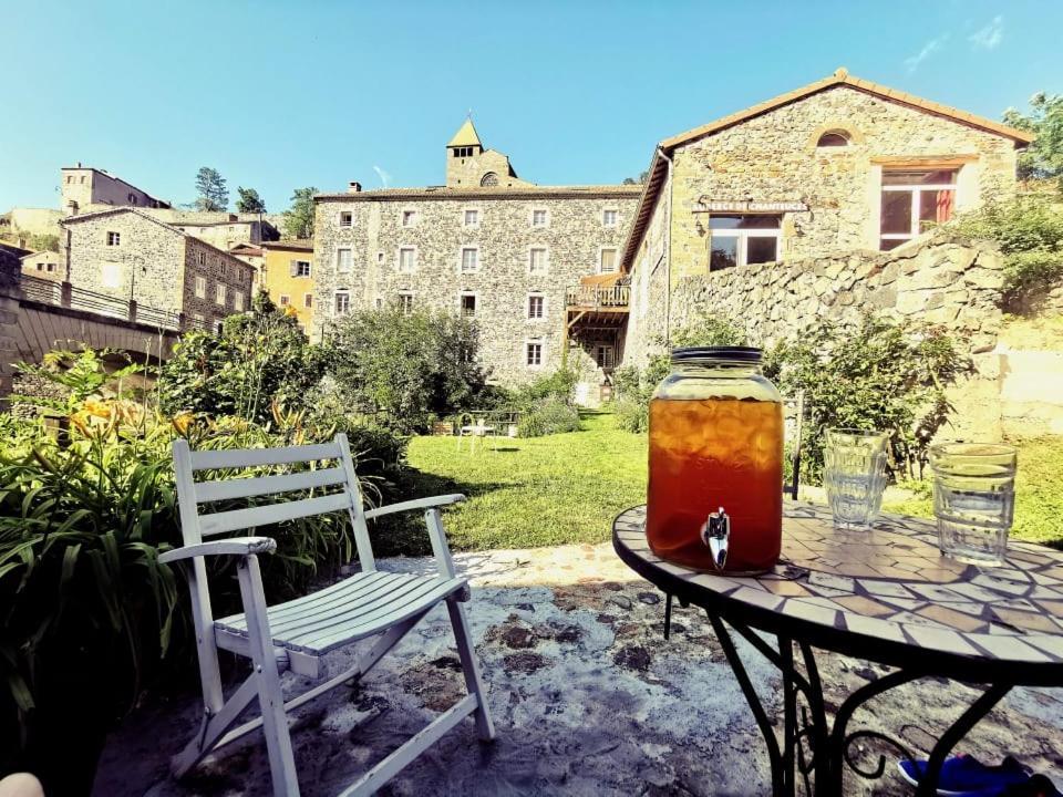 Auberge De Chanteuges Eksteriør billede